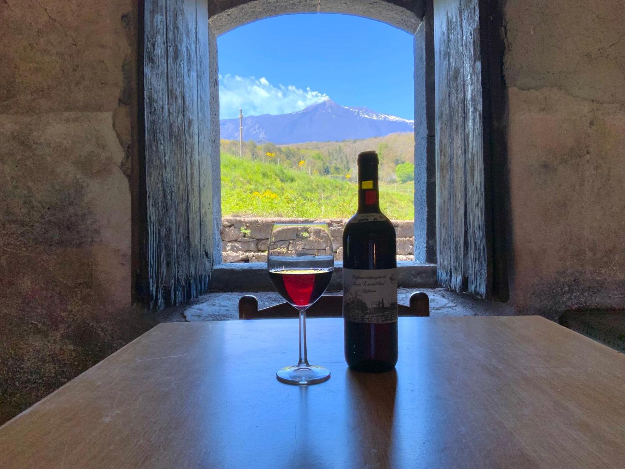Tenuta Kiwi Dell'Etna Міло Екстер'єр фото